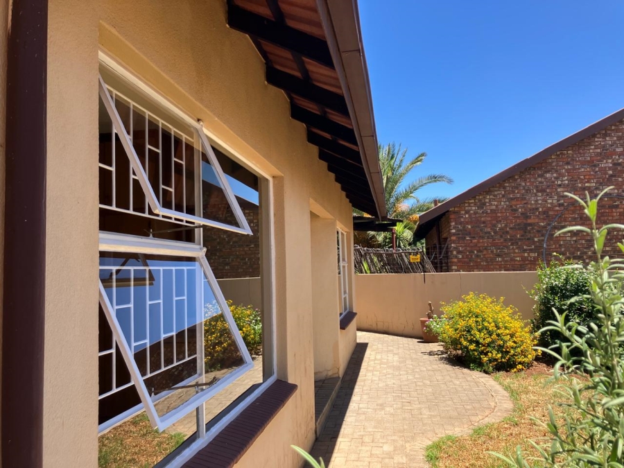 2 Bedroom Property for Sale in Uitsig Free State